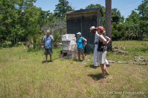 Captain Mike Neal of Bull river Cruises discusses tabby making.